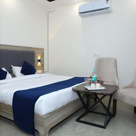 Lyf Corporate Suites - Noida Sector 19 Extérieur photo