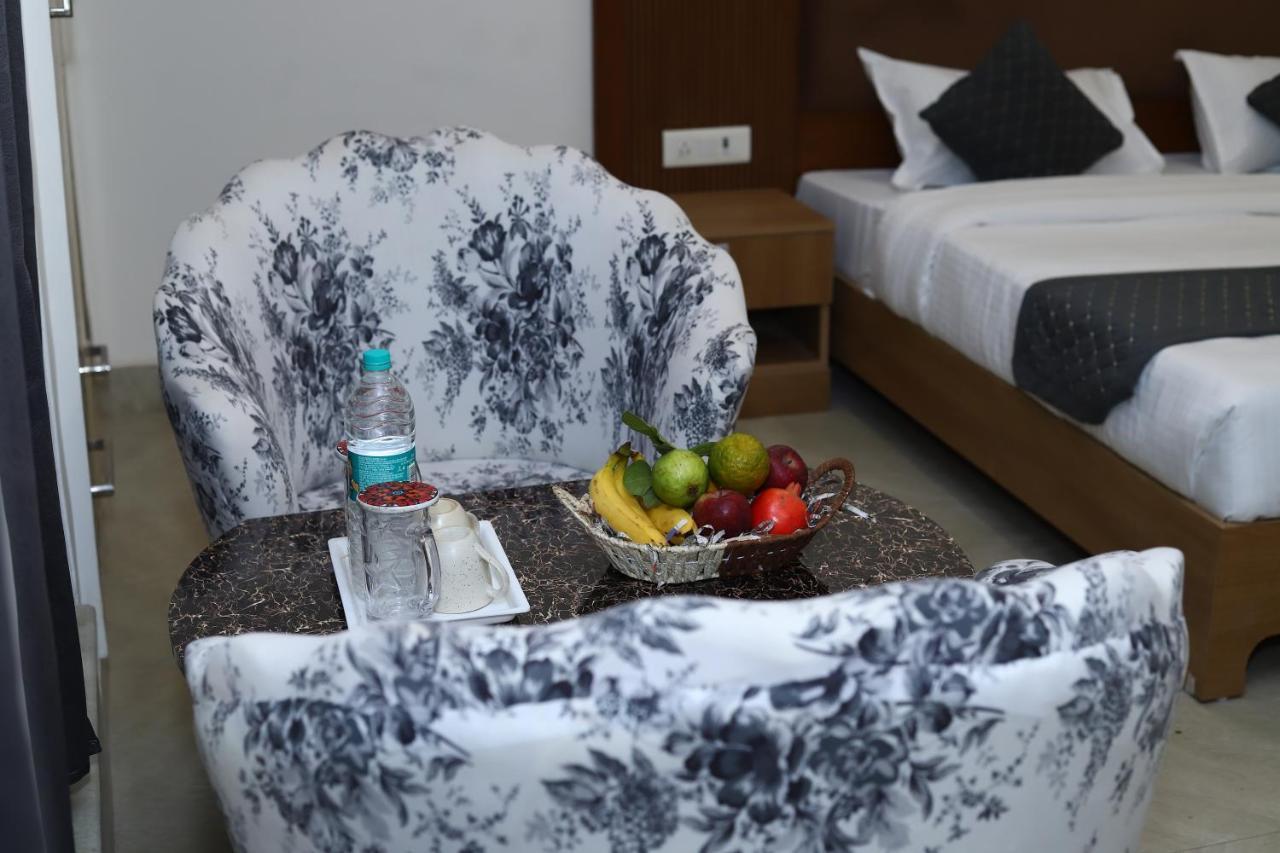 Lyf Corporate Suites - Noida Sector 19 Extérieur photo