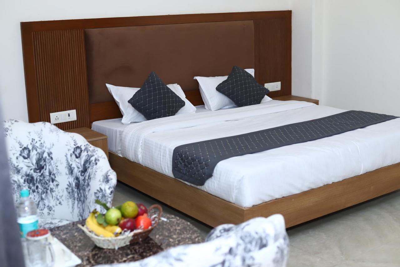 Lyf Corporate Suites - Noida Sector 19 Extérieur photo