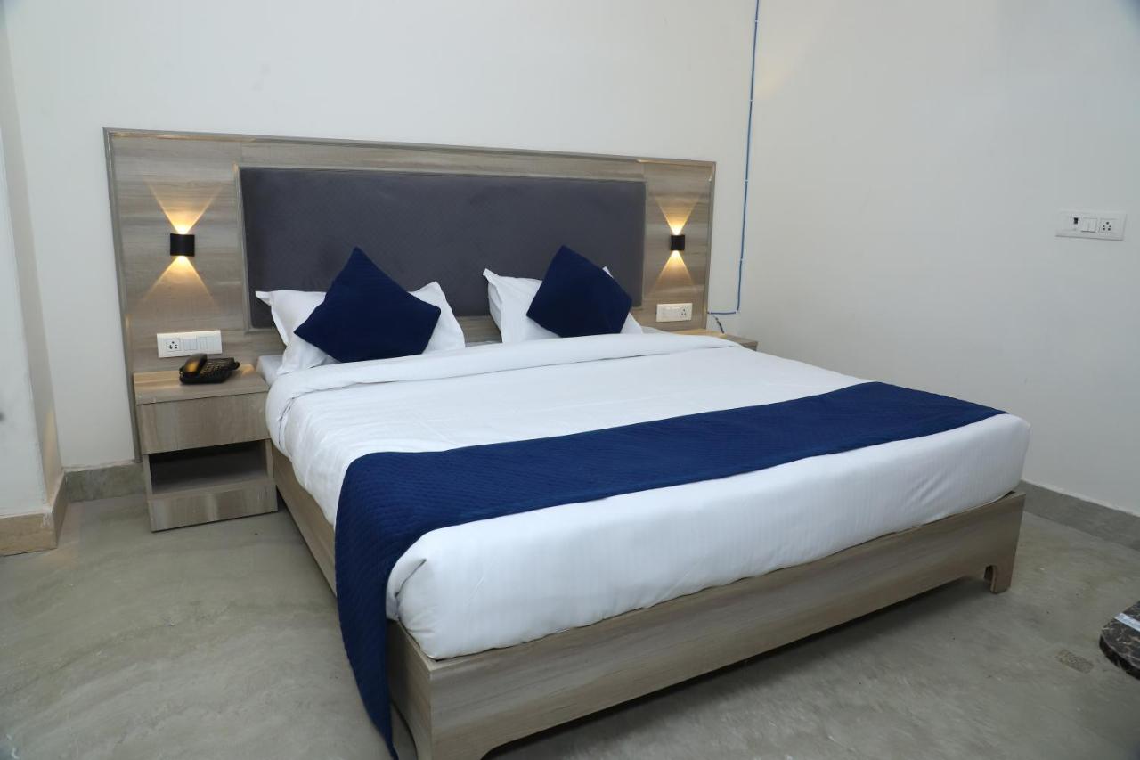 Lyf Corporate Suites - Noida Sector 19 Extérieur photo
