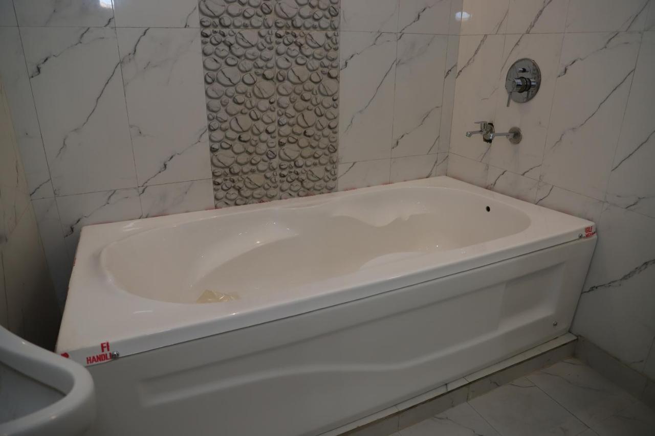 Lyf Corporate Suites - Noida Sector 19 Extérieur photo