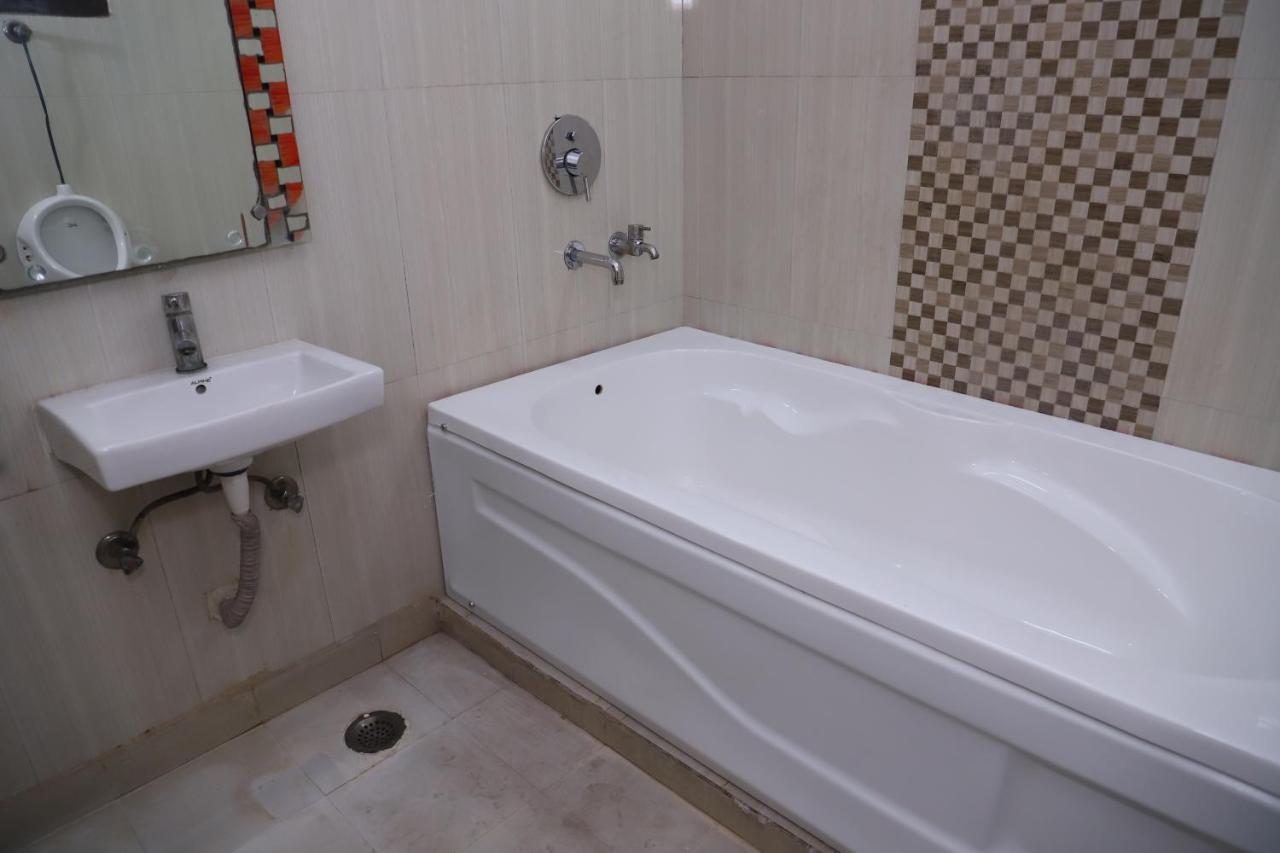 Lyf Corporate Suites - Noida Sector 19 Extérieur photo