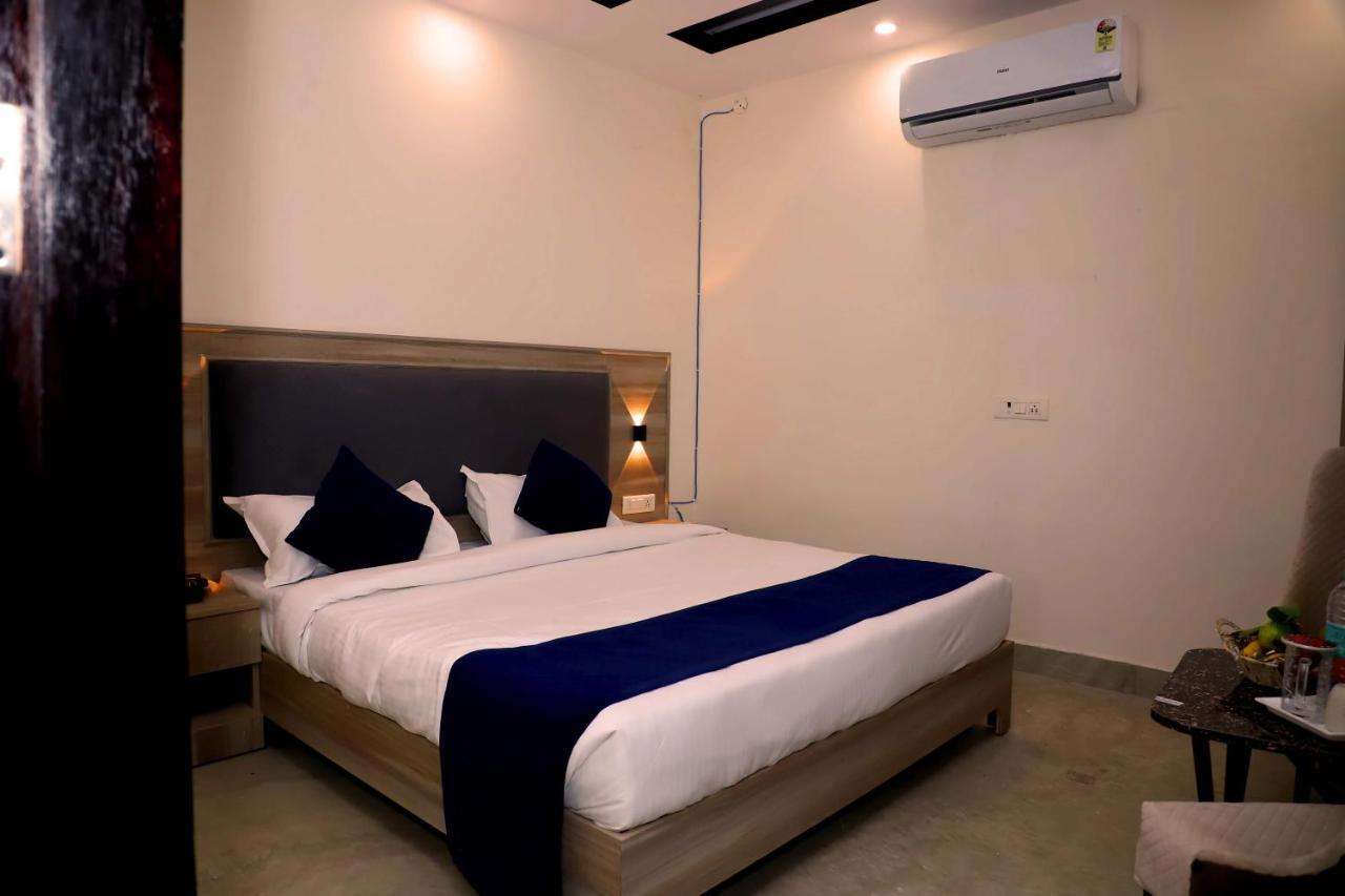 Lyf Corporate Suites - Noida Sector 19 Extérieur photo