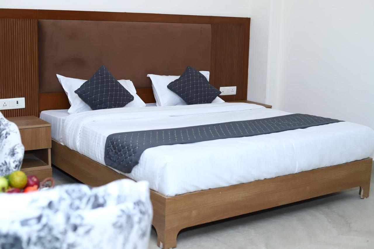 Lyf Corporate Suites - Noida Sector 19 Extérieur photo